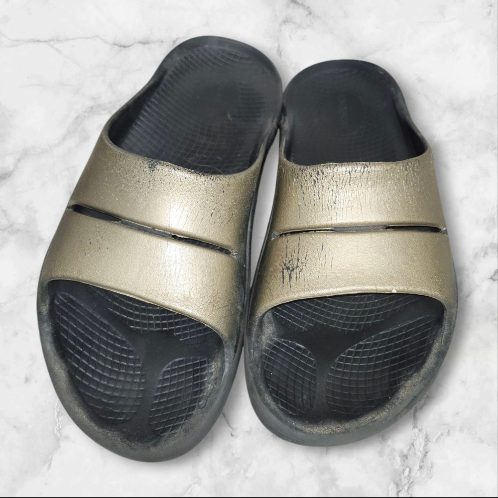 Oofos Mens Slides
